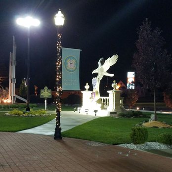 Patriots and Heroes Park - I wonder if it's legal to use this lamppost as a stripper pole - Parks Near Me - Buffalo, New York Patriots and Heroes Park - I wonder if it's legal to use this lamppost as a stripper pole - Parks Near Me - Buffalo, New York