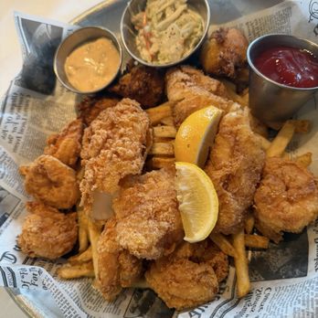 Rusty Scupper - Baltimore fry basket - Seafood Near Me - Baltimore, Maryland Rusty Scupper - Baltimore fry basket - Seafood Near Me - Baltimore, Maryland