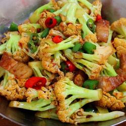 Sun Shui Asian Cuisine - Wok tossed cauliflower w chili bacon