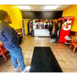 Chef Daddy's - Inside Chef Daddy's. (W Lake St/N Austin Ave)Chicago IL. Soul Food BBQ. Small Place. Take Out Delivery. Good Food Nice Service.Cool!