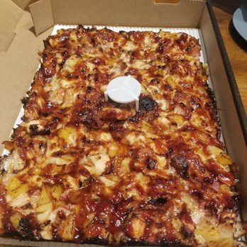 Jet's Pizza - Aloha BBQ pizza Detroit style - Pizza Near Me - Chicago, Illinois Jet's Pizza - Aloha BBQ pizza Detroit style - Pizza Near Me - Chicago, Illinois