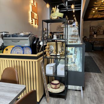 Yemeni Corner Coffee House - Interior - Coffee & Tea Near Me - Windsor, Ontario
