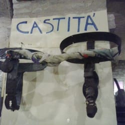 Museo delle Arti e Mestieri della Casa e Civiltà popolare - Cinture di castita`, ce n'e` per tutti!