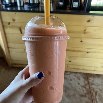 Boring Bean - Strawberry banana smoothie - Coffee & Tea Near Me - Boring, Oregon
