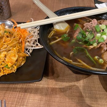 The Thonglor - Pad See Ew and Combination Beef Noodle Soup - Thai Near Me - San Francisco, California The Thonglor - Pad See Ew and Combination Beef Noodle Soup - Thai Near Me - San Francisco, California