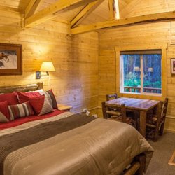 Denali Tri-Valley Cabins - Inside the cabin - this is from their website. Ours looked like this.