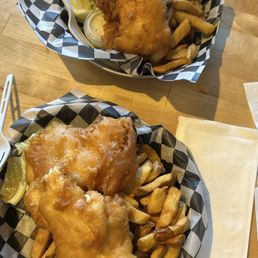 Halibut & Salmon w fries