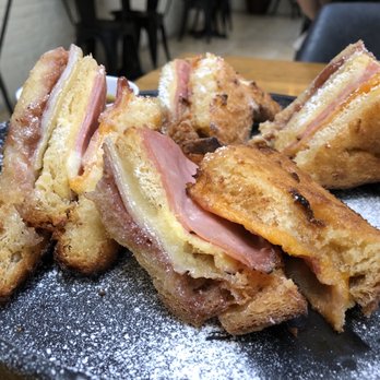 Bone Kettle - French bread monte cristo with strawberries jam - Breakfast & Brunch Near Me - Pasadena, California