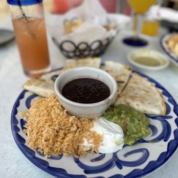 Ambriza - Quesadillas de rajas - Mexican Near Me - Houston, Texas