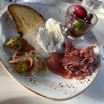 Glass & Vine - Tabla- jamón serrano, burrata, sourdough and olives - New American Near Me - Miami, Florida Glass & Vine - Tabla- jamón serrano, burrata, sourdough and olives - New American Near Me - Miami, Florida