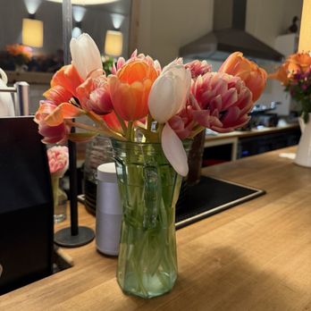 Hudson Roastery - Fresh flowers - Coffee Roasteries Near Me - Hudson, New York