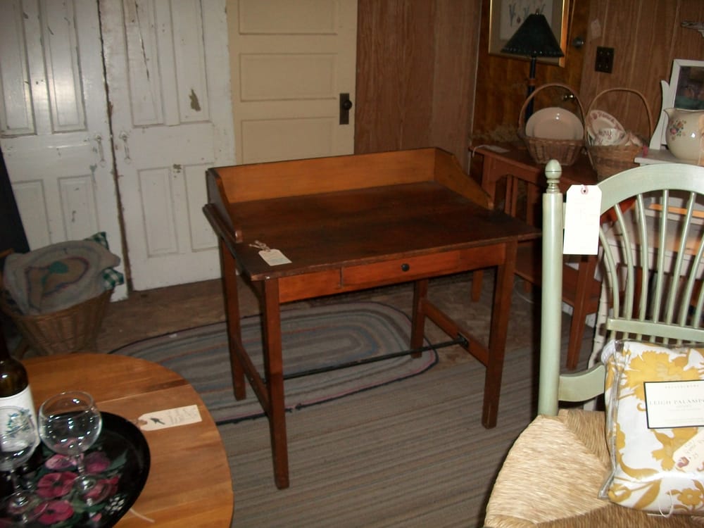 CORNER COTTAGE ANTIQUES Updated September 2024 12 Photos 11010