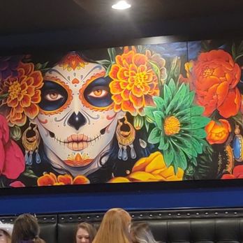 Veracruz - a group of people sitting in a restaurant - Mexican Near Me - Middletown, Ohio