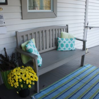 Inn At the Park - Front entrance sitting area - Hotels Near Me - South Haven, Michigan Inn At the Park - Front entrance sitting area - Hotels Near Me - South Haven, Michigan