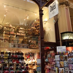 Dafel Dolls and Bears