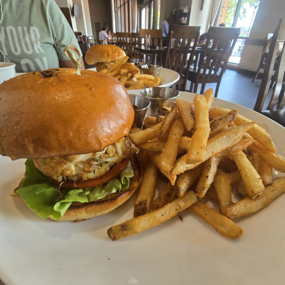 Baltimore Marriott Waterfront - Crabcake sandwich and fries for lunch. Extremely filling. Onsite restaurant. - Hotels Near Me - Baltimore, Maryland Baltimore Marriott Waterfront - Crabcake sandwich and fries for lunch. Extremely filling. Onsite restaurant. - Hotels Near Me - Baltimore, Maryland