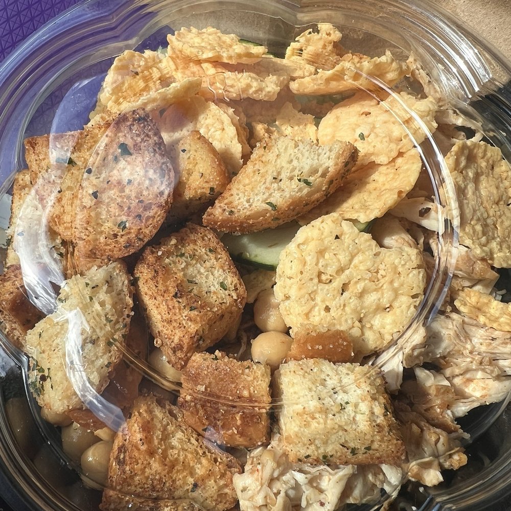 Lucca Fresca - Chicken Salad - Juice Bars & Smoothies Near Me - Taylor, Pennsylvania
