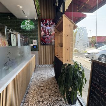 Phuc Long - Interior - Coffee & Tea Near Me - Garden Grove, California Phuc Long - Interior - Coffee & Tea Near Me - Garden Grove, California