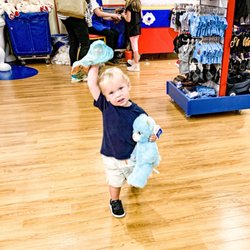Build-A-Bear Workshop - Picking out the accessories