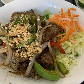 Viet Bistro - Bun Bo Xao Sa (rice vermicelli with lemongrass beef and mixed vegetable) - Vietnamese Near Me - Philadelphia, Pennsylvania