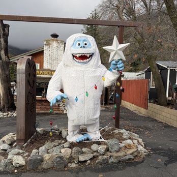 Apple Annie's - 12/27/25 - Bakeries Near Me - Oak Glen, California