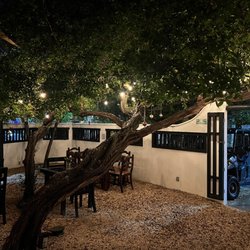 Isla Brewing Company - Garden entrance
