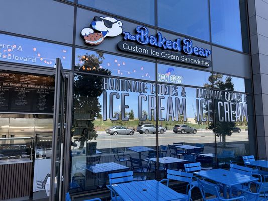 The Baked Bear by null