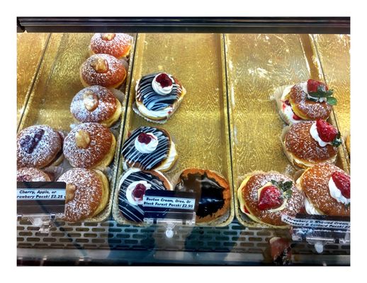 Palermo Bakery by null