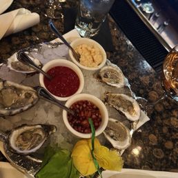 Fresh Oysters on the Half shell (6) Fresh Oysters on the Half shell (6)