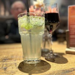 PURiNO - Hausgemachte Minze-Limmette-Limonade