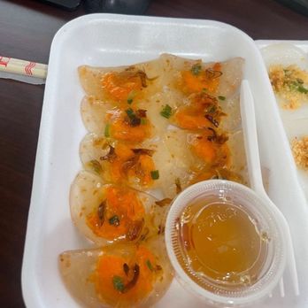 Ba Le Sandwich Shop - Banh Bot Loc Tran (tapioca dumpling) - Vietnamese Near Me - Alhambra, California Ba Le Sandwich Shop - Banh Bot Loc Tran (tapioca dumpling) - Vietnamese Near Me - Alhambra, California