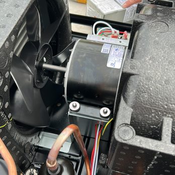 Kings Mobile Rv Repair - We are Repairing the ac unit on a customer's fifth wheel - RV Repair Near Me - Longview, Texas Kings Mobile Rv Repair - We are Repairing the ac unit on a customer's fifth wheel - RV Repair Near Me - Longview, Texas