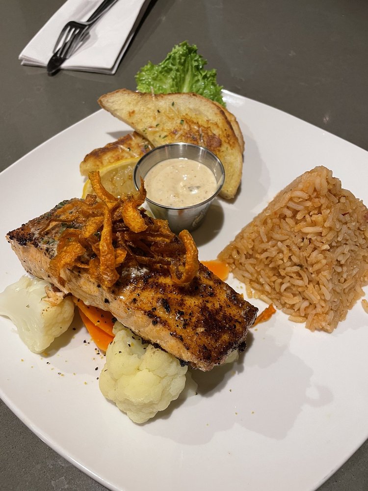 SPOONS GRILL & BAR 11 Photos American (Traditional) 200 N The