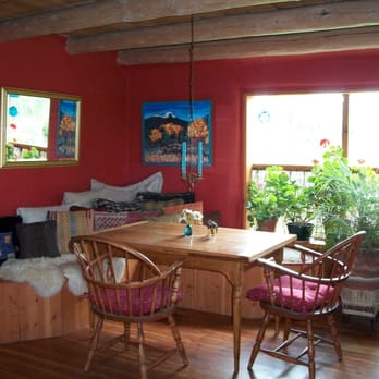 Casa Gallina - Barred Rock - Dining Area - Guest Houses Near Me - Taos, New Mexico