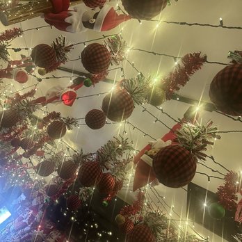 Frosty's Christmas Bar - Bars Near Me - Houston, Texas