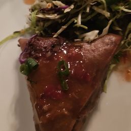 T-leaf salad and a samosa, very very tasty T-leaf salad and a samosa, very very tasty