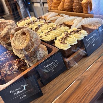 AL & Ernie’s Bakery Cafe - Tasty treats, including the hummingbird cake I saw there! - Bakeries Near Me - Battle Ground, Washington AL & Ernie’s Bakery Cafe - Tasty treats, including the hummingbird cake I saw there! - Bakeries Near Me - Battle Ground, Washington