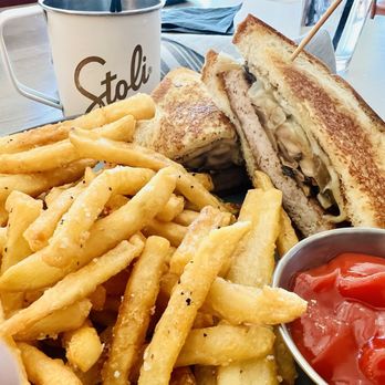 South Of Beale - Duck Patty Me!t Truffles fries! - American Near Me - Collierville, Tennessee South Of Beale - Duck Patty Me!t Truffles fries! - American Near Me - Collierville, Tennessee