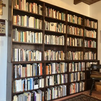 Santa Fe Curb Appeal - Custom bookshelves - Painters Near Me Santa Fe Curb Appeal - Custom bookshelves - Painters Near Me