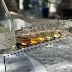 Bee Hunter Wine