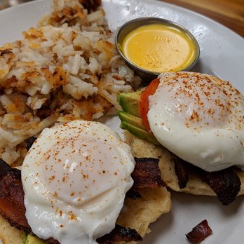 Seven Mile Cafe - California Benedict - Breakfast & Brunch Near Me - Keller, Texas