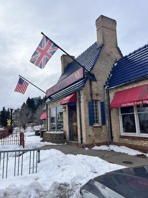 Sir Benedicts Tavern on the Lake by null