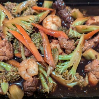 Madina Pollo Reina - Triple delight - Peruvian Near Me - Herndon, Virginia