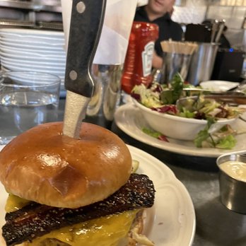 Au Cheval - Bars Near Me - Chicago, Illinois