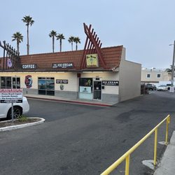 The Scoop Ice Cream Parlor - Closed 10 minutes early