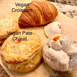 Đông Hưng Viên Bakery - Vegan items found here