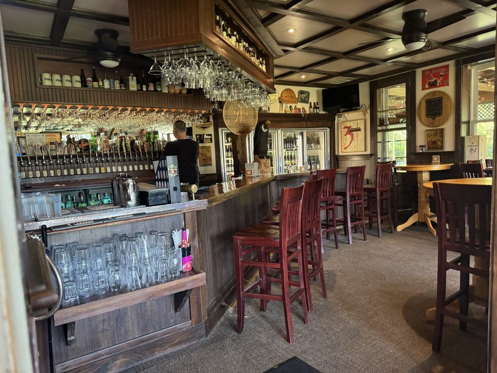 Ebenezer's Pub & Restaurant Logo