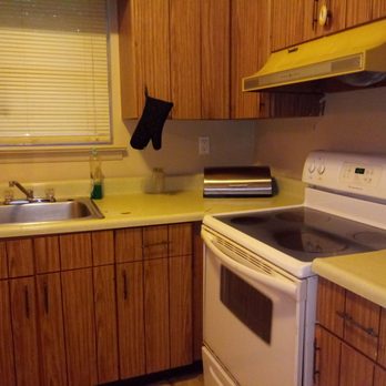 Colbert's House Cleaning Services - Cleaned a kitchen in a duplex home stove top,counter top,cabinets and etc - Home Cleaning Near Me Colbert's House Cleaning Services - Cleaned a kitchen in a duplex home stove top,counter top,cabinets and etc - Home Cleaning Near Me