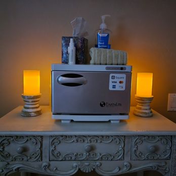 Massage Maricopa - Nice warm towels are always a nice addition to your luxurious relaxation - Massage Therapy Near Me Massage Maricopa - Nice warm towels are always a nice addition to your luxurious relaxation - Massage Therapy Near Me