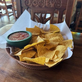 Jose’s Mexican Restaurant - Chips and Salsa - Mexican Near Me - Hendersonville, Tennessee